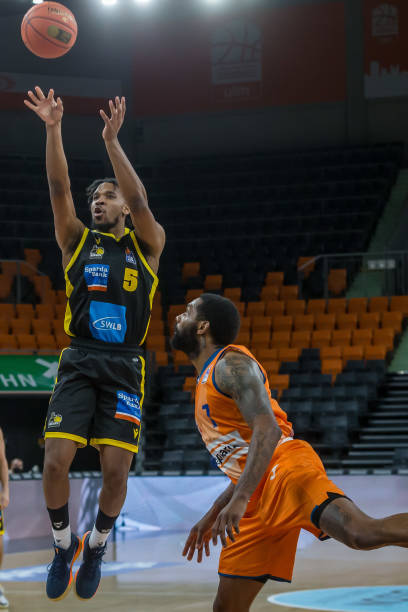 逐渐接近复 逐渐接近复