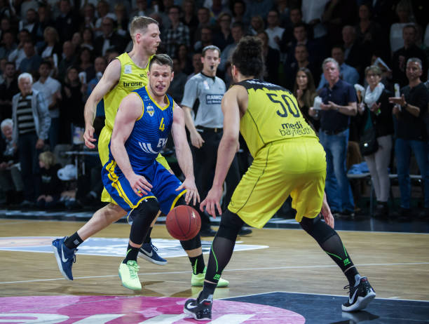 在整个合同 在整个合同