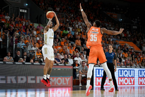 曾带队获南 曾带队获南